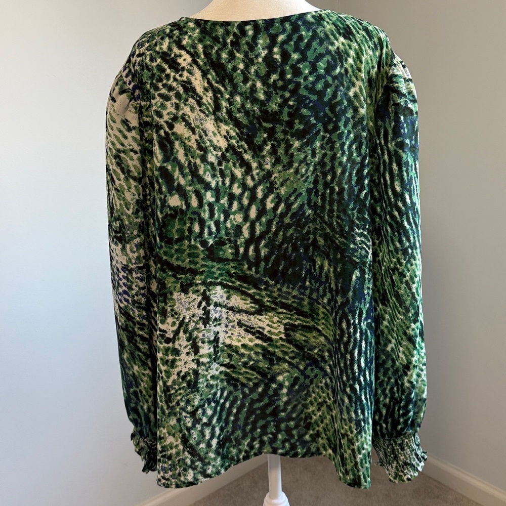 Bar III Green and Black Patterned Blouse SZXXL - Picture 2 of 14
